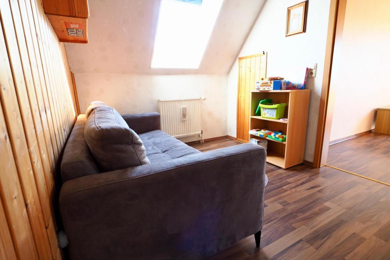 Ferienhaus Neumann - Ein Ganzes Haus Fuer Ihren Urlaub! Hessenburg Exterior foto